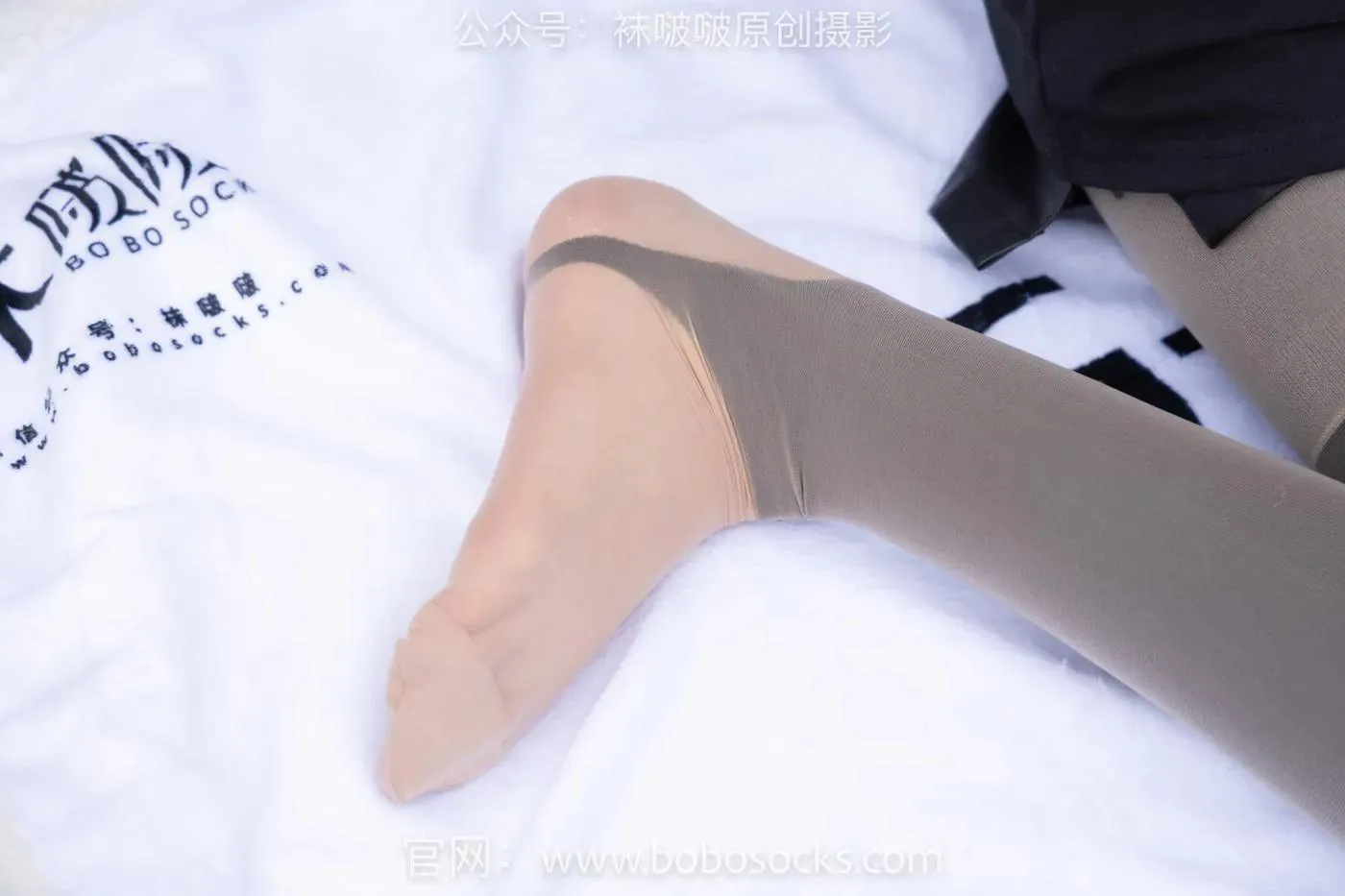 [BoBoSocks袜啵啵]NO.146 小甜豆-高跟长靴、黑色踩脚裤、肉丝 [154P]插图2